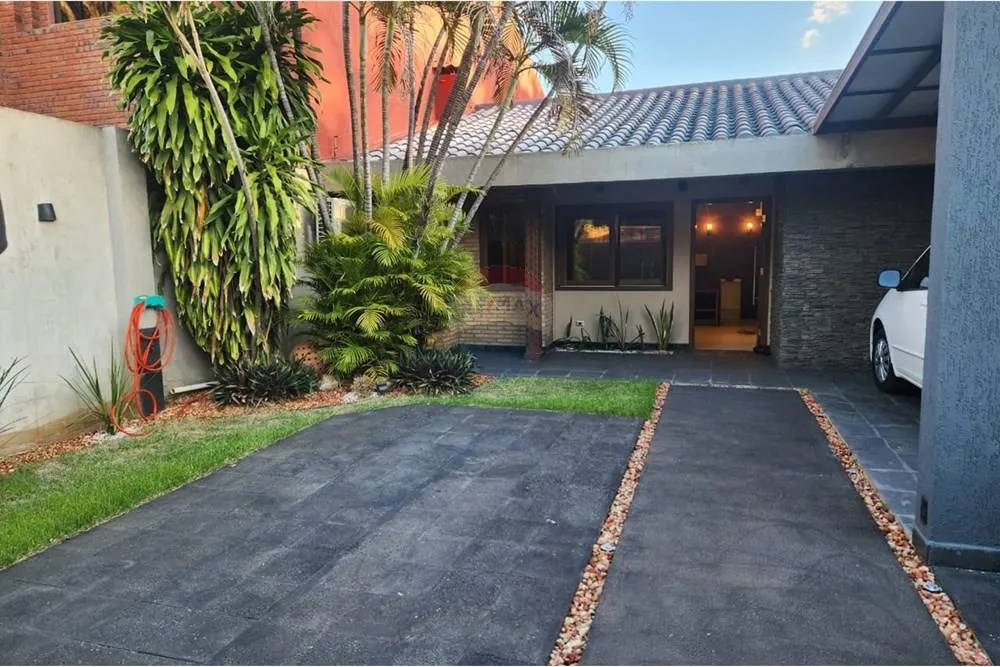 VENDO CASA EN BARRIO SAN VICENTE — Foto 2