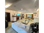Vendo amplia residencia Barrio Mcal. Estigarribia