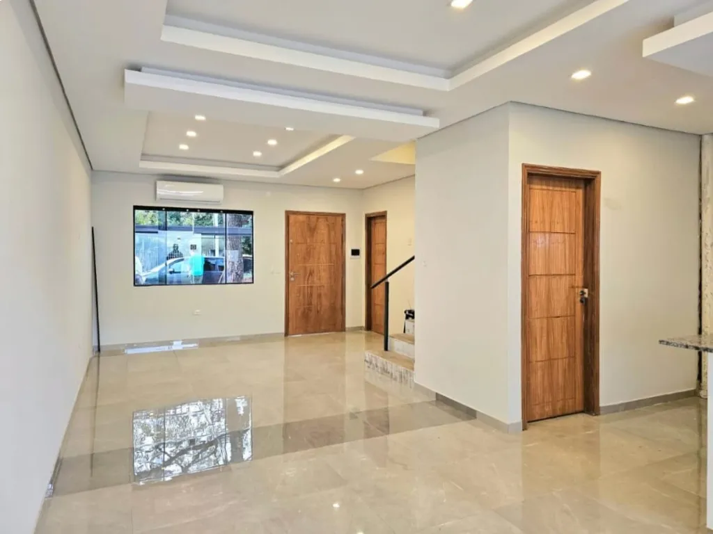VENDO DUPLEX EN POZO - LUQUE ZONA MUNICIPALIDAD de 3 Dormitorios — foto 2