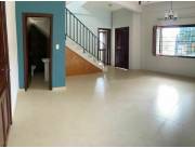 ALQUILO DÚPLEX DE 2 PISOS CON AMPLIO PATIO Y QUINCHO FERNANDO Z/ SUR