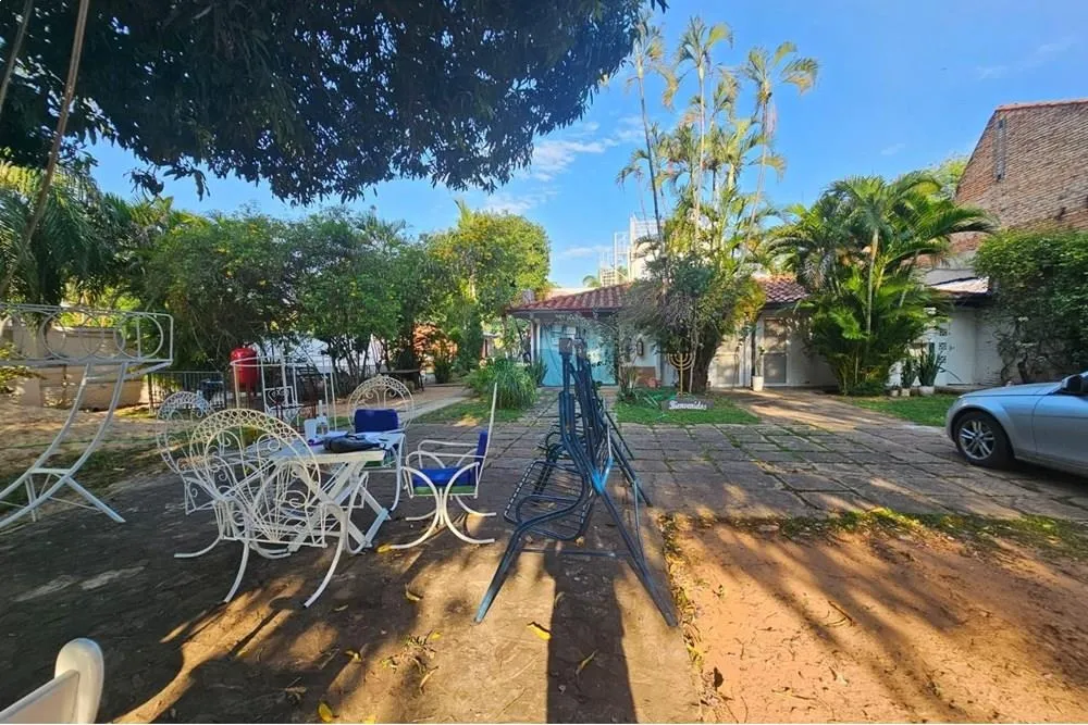 ¡INVERSION! 2.394 m² EN BARRIO BELLA VISTA — foto 3