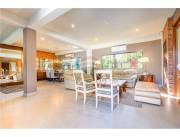 Imponente residencia a metros del Yacht