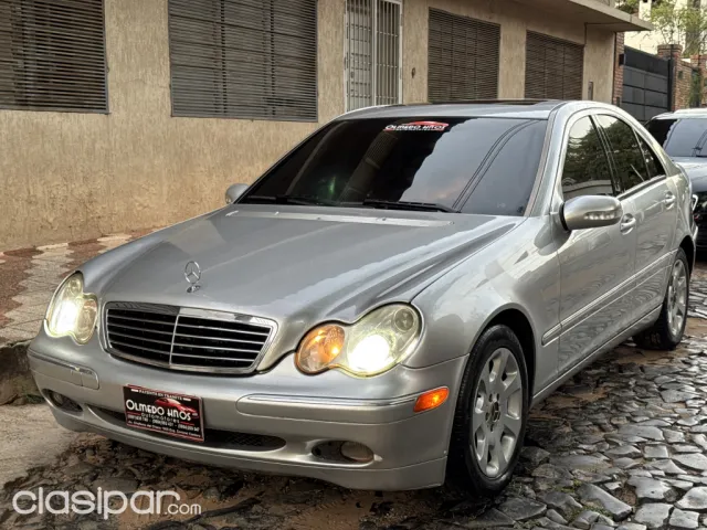 Mercedes-Benz Año 2004 — foto 2