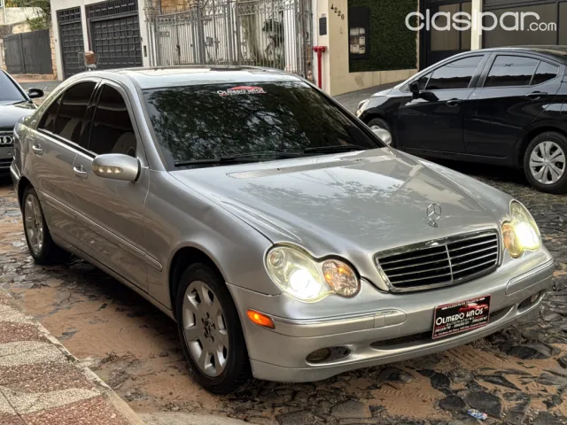 Mercedes-Benz Año 2004 — foto 3