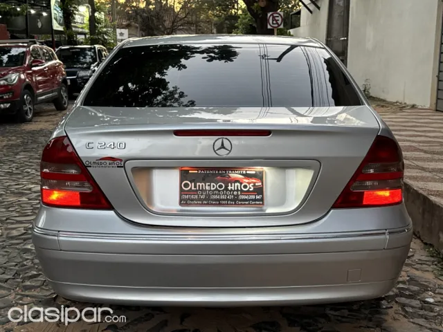 Mercedes-Benz Año 2004 — foto 5
