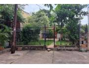 OFERTO TERRENO CON CASA A REFACCIONAR EN BARRIO LAS MERCEDES - ASUNCIÓN