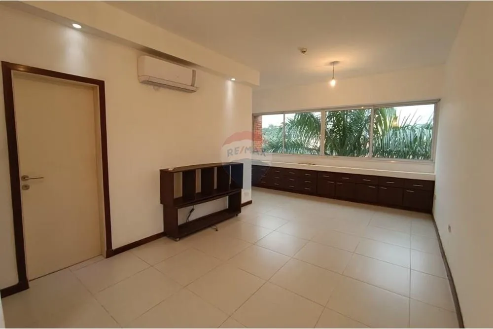 OFERTO MONOAMBIENTE CON COCHERA EN BARRIO GENERAL DÍAZ, ZONA CENTRICA DE ASUNCIÓN — foto 3