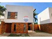 Vendo duplex en condominio Jardines de loma Merlo