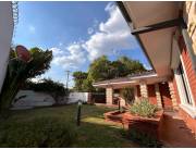 EN VENTA HERMOSA CASA SEMI AMOBLADA Y EQUIPADA