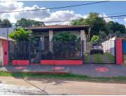 🏡 Casa en Alquiler con Piscina – Lambaré