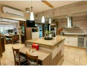 EN VENTA CASA DOMOTIZADA ZONA PASEO LA GALERIA