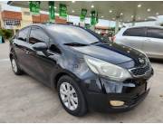 PARTICULAR VENDE KIA RIO SEDAN 2015 AUTOMÁTICO NAFTERO TITULO DE GARDEN BUEN ESTADO