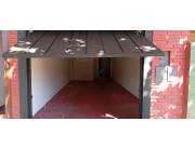 Alquilo amplio salón comercial en sajonia