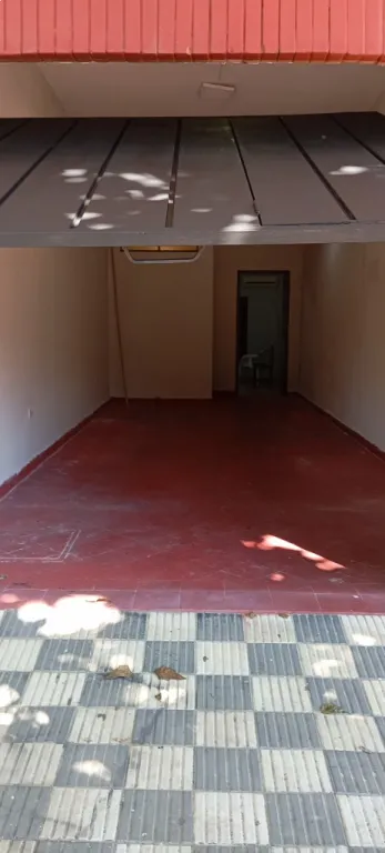 Alquilo amplio salón comercial en sajonia — photo 3