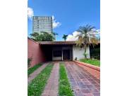 CASA EN ALQUILER - EN BARRIO MANORÁ ASUNCIÓN