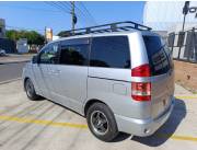 CAMIONETA NOAH 2002 BIEN CUIDADO
