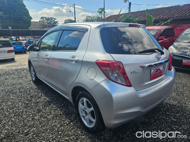 Toyota Vitz 2012 — foto 5