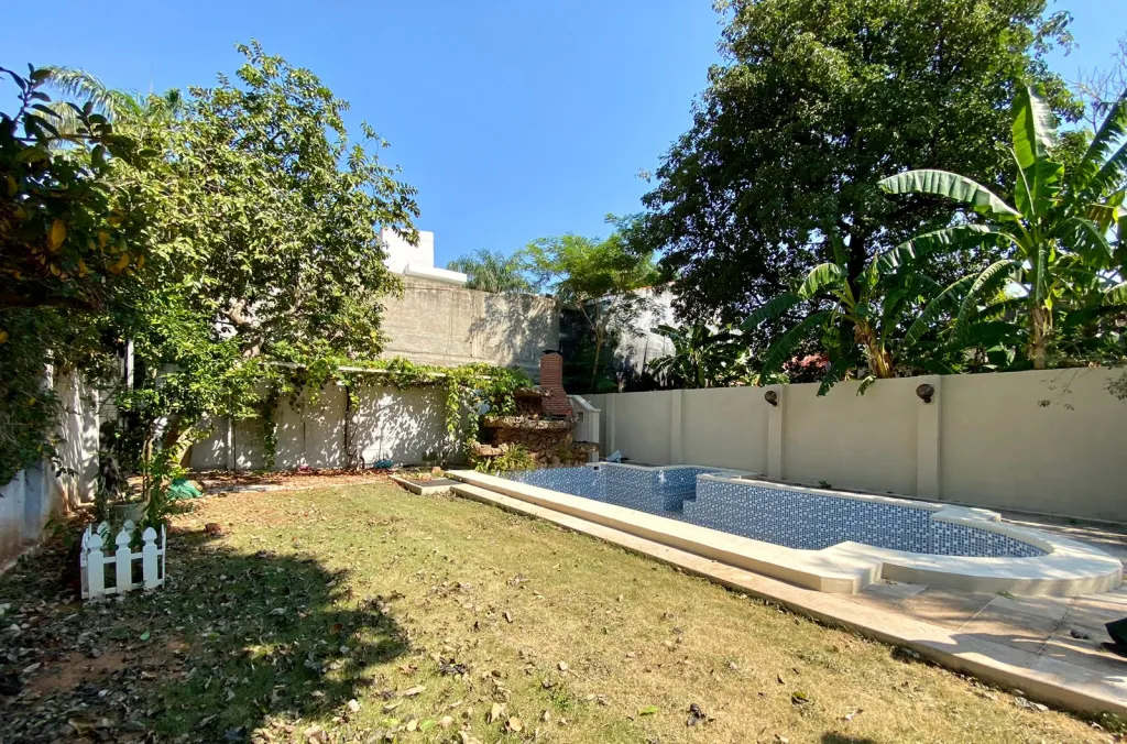 Alquilo amplia casa para uso comercial o residencial, ubicada EN ASUNCION VILLA AURELIA — Foto 2