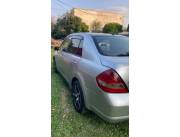 VENDO NISSAN TIIDA/2004 PLATEADO
