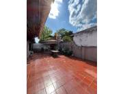 Casa en Venta a pasos de Avda Félix Bogado. 2 dormitorios