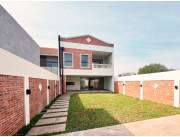 Se vende Casa de 3 Dormitorios en la zona del Yacht y Golf Club