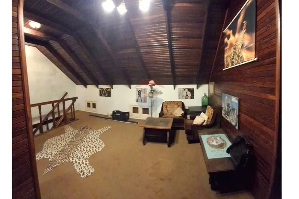 VENDO CASA DE 2 PLANTAS TIPO ALPINA EN AREGUA — foto 3
