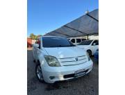 TOYOTA IST AÑO 2003 MOTOR 1.500 NAFTERO 4x2 CAJA AUTOMÁTICA AIRE FULL LLANTAS DEPORTIV