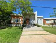 RESIDENCIA DE LUJO EN ESQUINA EN SURUBI¨I