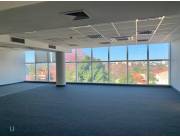 Excepcional edificio corporativo de 7 pisos, con subsuelo y terraza