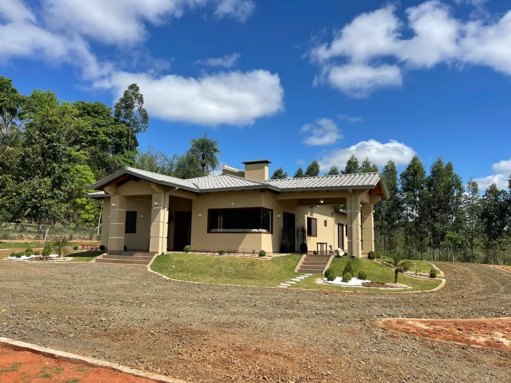 Vendo Terreno de 2.1 hectareas con casa — Foto 3