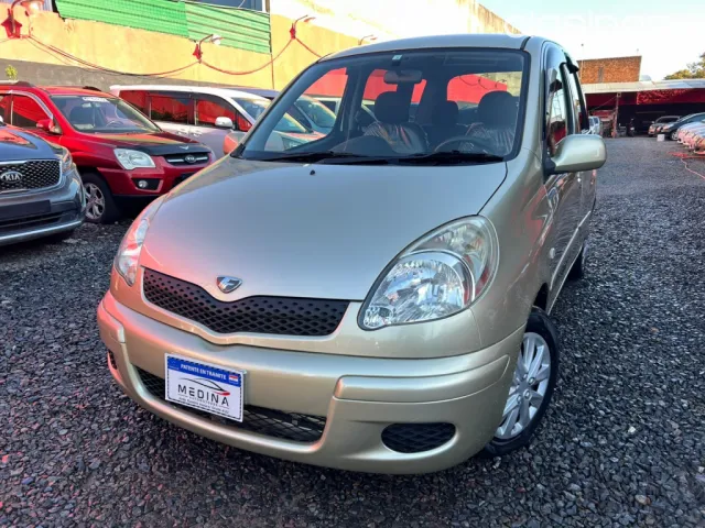 Toyota Funcargo 2004 — foto 3