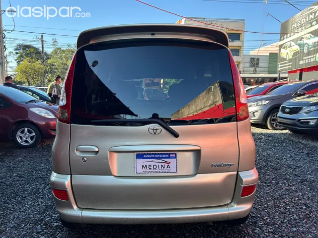 Toyota Funcargo 2004 — foto 6