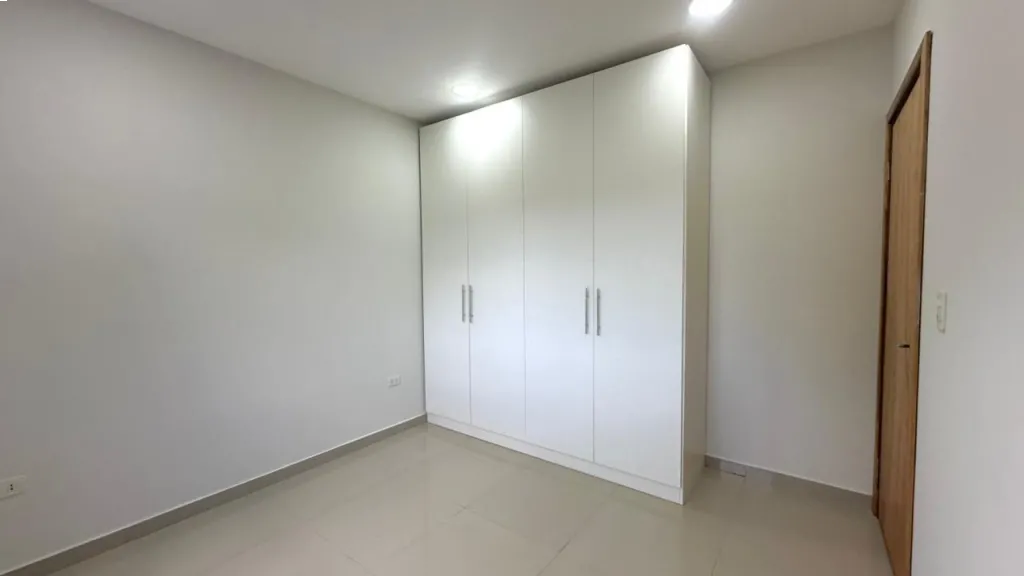 VENDO DUPLEX A ESTRENAR EN LAMBARE - B. SAN ISIDRO DE TRES DORMITORIOS — foto 2