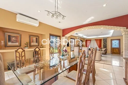VENDO AMPLIA CASA CON PISCINA EN LAMBARÉ!! — foto 2