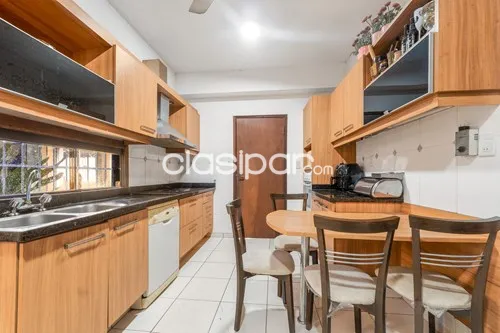 VENDO AMPLIA CASA CON PISCINA EN LAMBARÉ!! — foto 3
