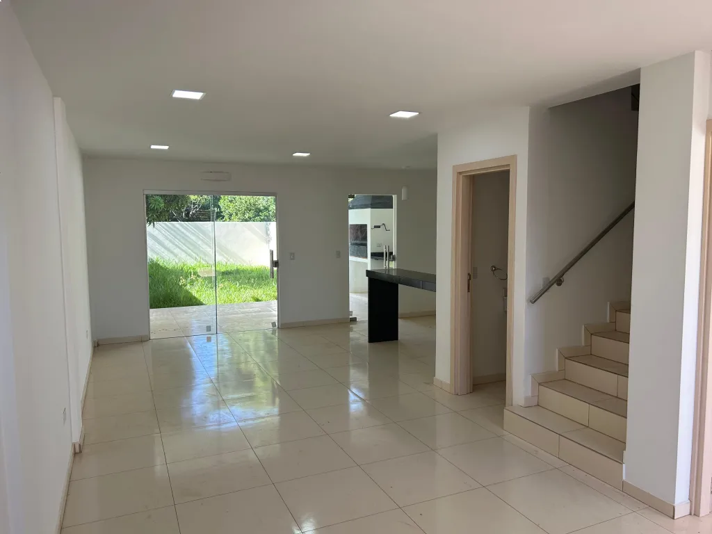 VENDO DUPLEX A ESTRENAR EN LOMA PYTA - B. LAS GOLONDRINAS DE TRES DORMITORIOS — foto 2