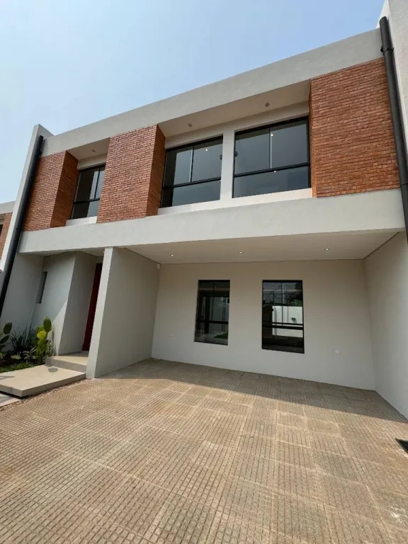 DUPLEX A LA VENTA EN LUQUE BARRIO LOMA MERLO — foto 2