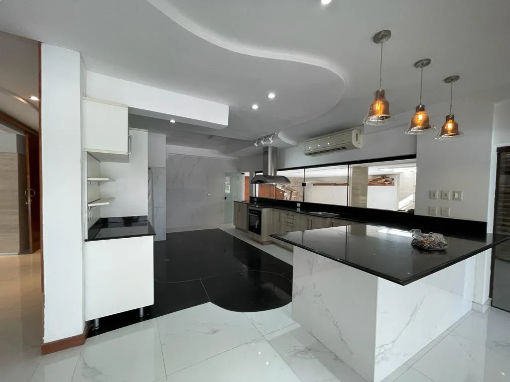 VENDO IMPONENTE RESIDENCIA EN ASUNCION LOS LAURELES COD 4578 — фото 3