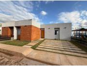 ALQUILO CASA DE 2 DORMITORIOS EN CONDOMINIO - MORA CUE, LUQUE