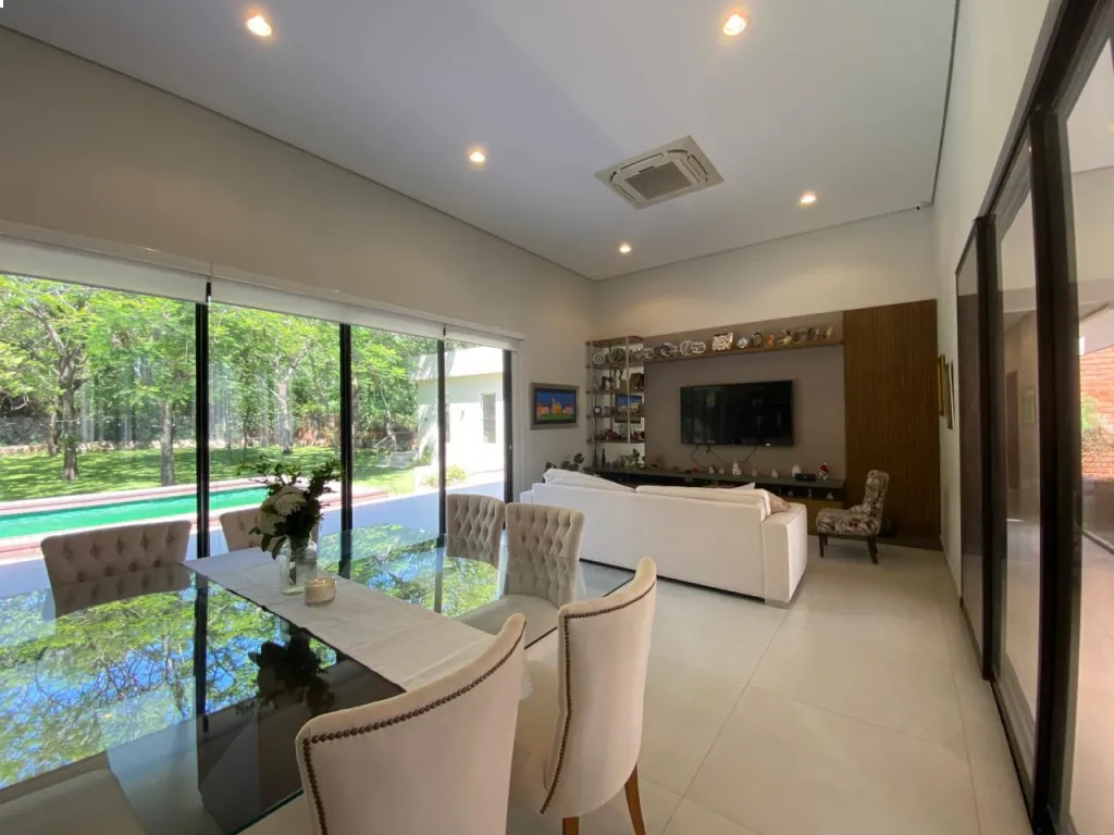 RESIDENCIA DE LUJO EN ESQUINA EN SURUBI'I — foto 3