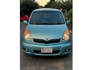 VENDO TOYOTA FUNCARGO 2005 ÚNICA DUEÑA