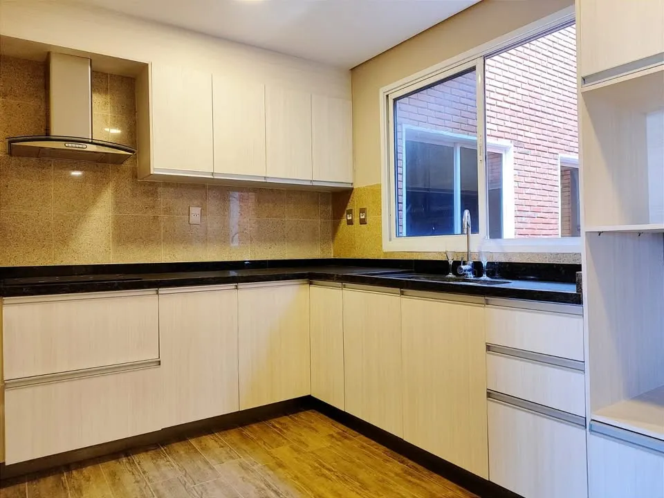 ALQUILO DEPARTAMENTO 3 DORMITORIOS 171 M2 EN FDO ZONA NORTE — foto 3