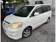 Toyota Noah 2006 [RECIÉN IMPORTADO]