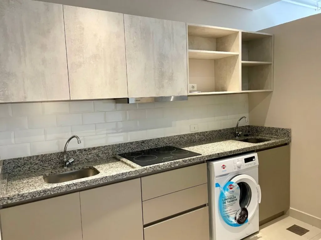 ALQUILO MONOAMBIENTE AMOBLADO ZONA UMAX, LOMA PYTA, ASUNCIÓN — Foto 3