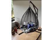 HAMACA COLGANTE DE RATAM CON ALMOHADAS