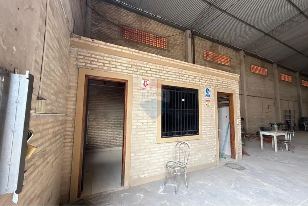 EN VENTA TINGLADO COMERCIAL EN ESQUINA INVERSIÓN ESTRATÉGICA EN MARIANO ROQUE ALONSO — фото 3