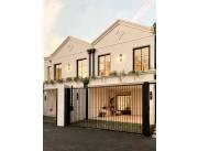 VENDO CASA PAREADA BRITISH STYLE A ESTRENAR, CUARTO BARRIO, LUQUE