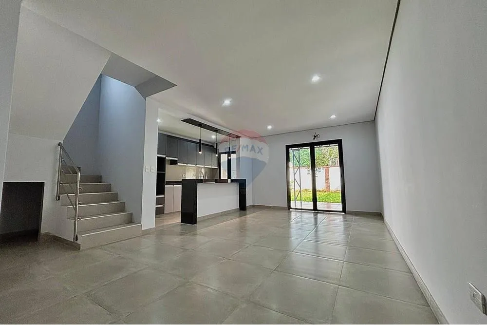 DUPLEX A ESTRENAR EN VENTA EN LUQUE - ISLA BOGADO — foto 2