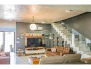VENDO CASA MODERNA 2 PLANTAS C/PISCINA EN ITAUGUA-FRACCION ITAUGUA CENTRO