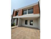 VENDO DUPLEX EN BARRIO LOMA MERLO, LUQUE